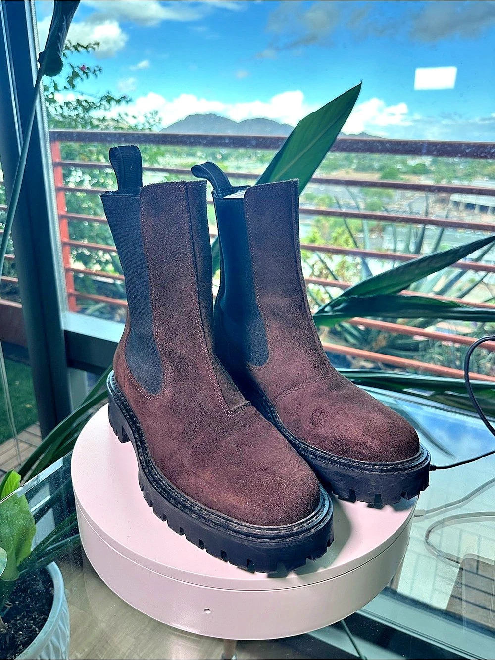 LAST Brown Chelsea Lug Sole Ankle Boots Size 8 - Picture 2 of 6